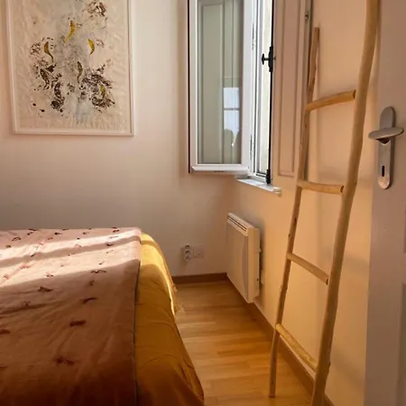 Bright - Old Renovated Building アパート *